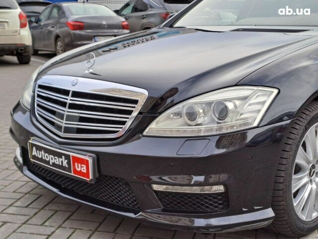 Черный Мерседес С Класс, объемом двигателя 5.5 л и пробегом 261 тыс. км за 10490 $, фото 4 на Automoto.ua