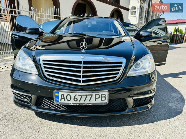 Мерседес С Класс 2008 в Тячеве на Automoto.ua Черный Мерседес С Класс, объемом двигателя 5.5 л и пробегом 210 тыс. км за 13450 $, фото 6 на Automoto.ua