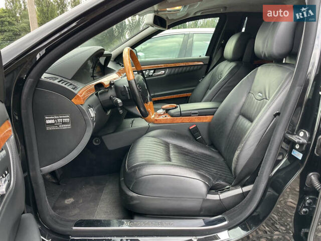 Черный Мерседес С Класс, объемом двигателя 5.5 л и пробегом 117 тыс. км за 49990 $, фото 10 на Automoto.ua