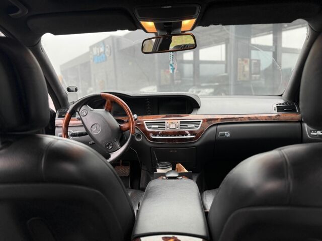 Черный Мерседес С Класс, объемом двигателя 3 л и пробегом 226 тыс. км за 10000 $, фото 6 на Automoto.ua