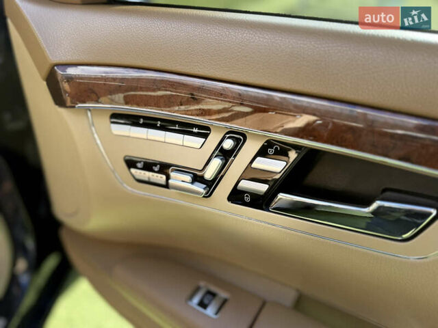 Черный Мерседес С Класс, объемом двигателя 5.5 л и пробегом 288 тыс. км за 10500 $, фото 41 на Automoto.ua