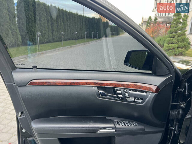 Черный Мерседес С Класс, объемом двигателя 5.46 л и пробегом 243 тыс. км за 14990 $, фото 22 на Automoto.ua