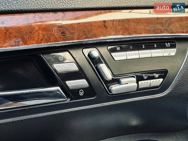 Черный Мерседес С Класс, объемом двигателя 5.5 л и пробегом 210 тыс. км за 12900 $, фото 125 на Automoto.ua