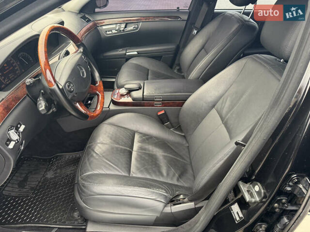 Чорний Мерседес С Клас, об'ємом двигуна 5.46 л та пробігом 245 тис. км за 8500 $, фото 9 на Automoto.ua