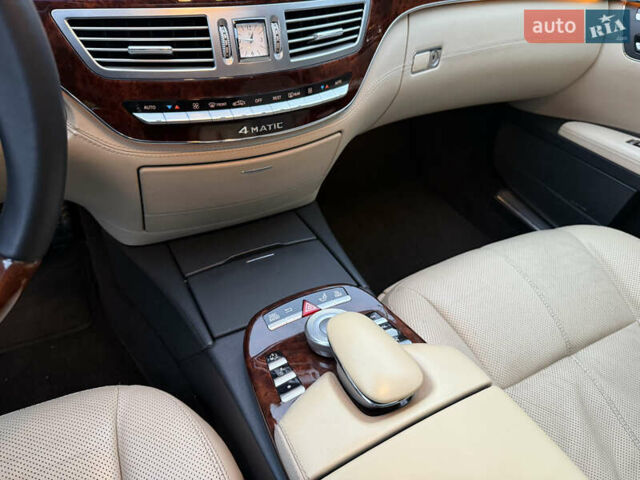 Чорний Мерседес С Клас, об'ємом двигуна 5.5 л та пробігом 243 тис. км за 12999 $, фото 39 на Automoto.ua