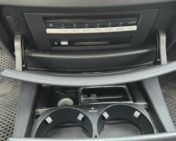 Чорний Мерседес С Клас, об'ємом двигуна 5.5 л та пробігом 260 тис. км за 12999 $, фото 12 на Automoto.ua