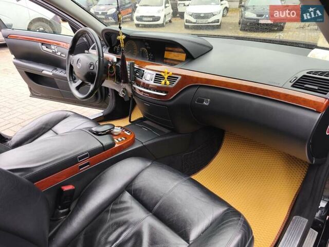 Чорний Мерседес С Клас, об'ємом двигуна 2.99 л та пробігом 328 тис. км за 12950 $, фото 13 на Automoto.ua