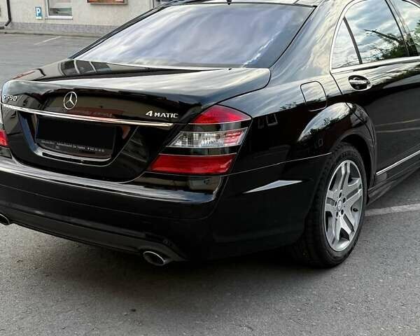 Черный Мерседес С Класс, объемом двигателя 5.46 л и пробегом 440 тыс. км за 10000 $, фото 3 на Automoto.ua