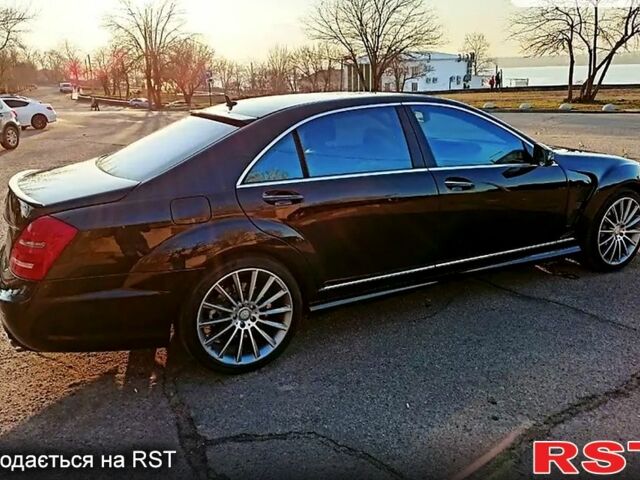Черный Мерседес С Класс, объемом двигателя 4 л и пробегом 240 тыс. км за 19500 $, фото 4 на Automoto.ua