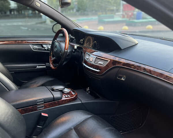 Черный Мерседес С Класс, объемом двигателя 2.99 л и пробегом 216 тыс. км за 11500 $, фото 17 на Automoto.ua