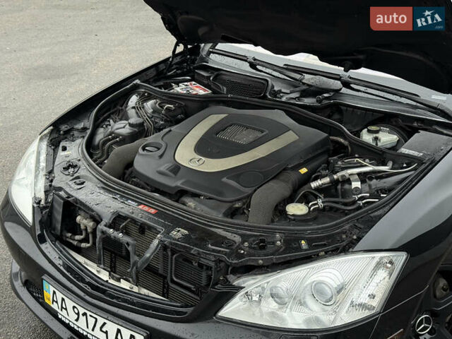 Черный Мерседес С Класс, объемом двигателя 5.46 л и пробегом 160 тыс. км за 13000 $, фото 24 на Automoto.ua