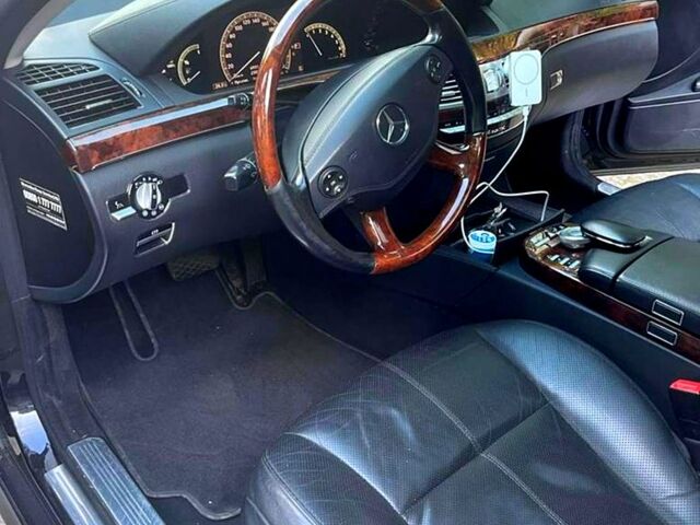 Черный Мерседес С Класс, объемом двигателя 5.5 л и пробегом 283 тыс. км за 13000 $, фото 7 на Automoto.ua