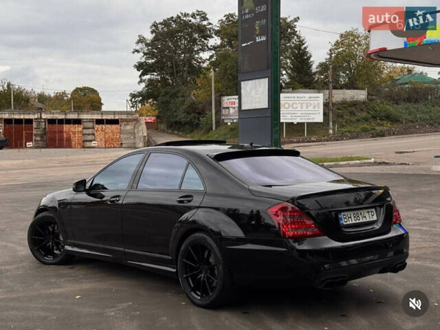 Черный Мерседес С Класс, объемом двигателя 5.46 л и пробегом 258 тыс. км за 15000 $, фото 3 на Automoto.ua