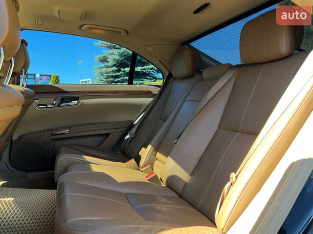 Черный Мерседес С Класс, объемом двигателя 3.5 л и пробегом 315 тыс. км за 10600 $, фото 11 на Automoto.ua