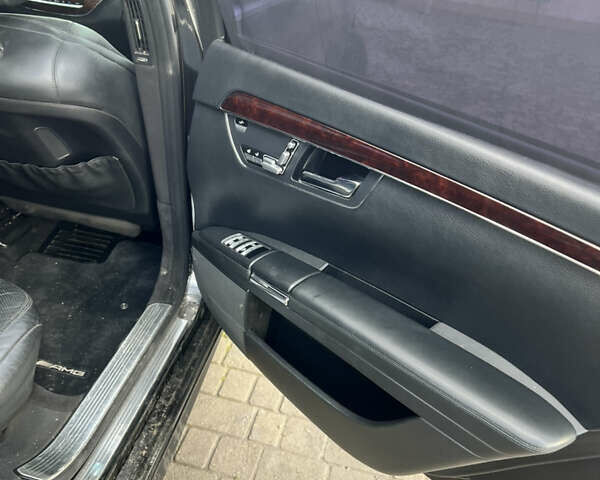 Черный Мерседес С Класс, объемом двигателя 4.7 л и пробегом 320 тыс. км за 9800 $, фото 6 на Automoto.ua