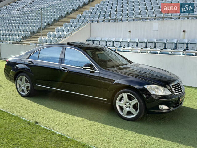 Черный Мерседес С Класс, объемом двигателя 5.5 л и пробегом 288 тыс. км за 10500 $, фото 8 на Automoto.ua