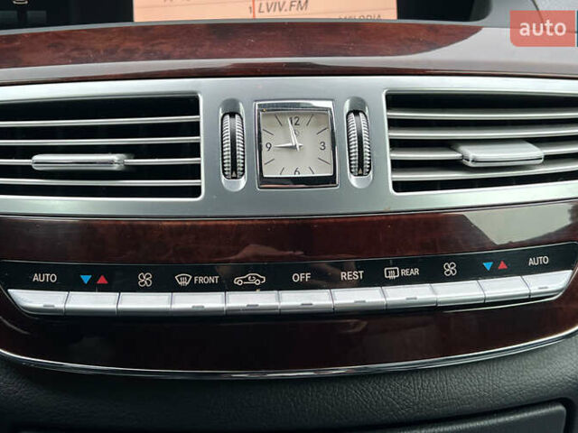 Черный Мерседес С Класс, объемом двигателя 3.5 л и пробегом 245 тыс. км за 13750 $, фото 16 на Automoto.ua