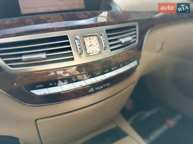 Черный Мерседес С Класс, объемом двигателя 5.5 л и пробегом 288 тыс. км за 10500 $, фото 29 на Automoto.ua