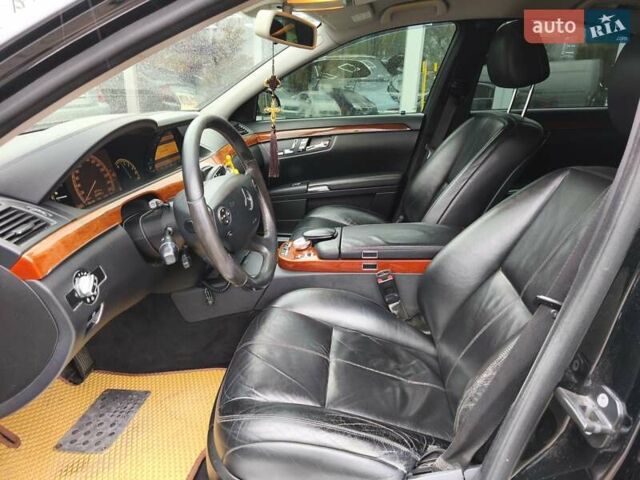 Чорний Мерседес С Клас, об'ємом двигуна 2.99 л та пробігом 328 тис. км за 12950 $, фото 9 на Automoto.ua