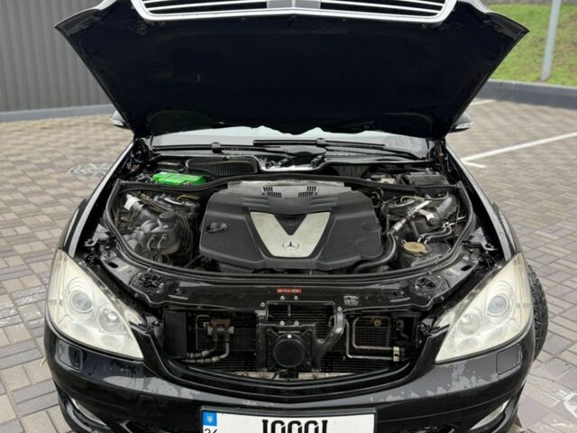 Черный Мерседес С Класс, объемом двигателя 3 л и пробегом 226 тыс. км за 10000 $, фото 11 на Automoto.ua