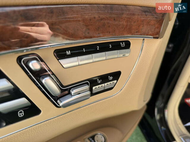 Черный Мерседес С Класс, объемом двигателя 5.5 л и пробегом 288 тыс. км за 10500 $, фото 50 на Automoto.ua