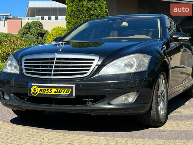 Черный Мерседес С Класс, объемом двигателя 3.5 л и пробегом 315 тыс. км за 10600 $, фото 2 на Automoto.ua