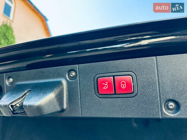 Черный Мерседес С Класс, объемом двигателя 5.5 л и пробегом 210 тыс. км за 12900 $, фото 4 на Automoto.ua