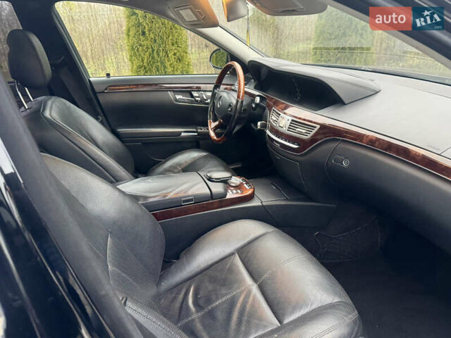 Черный Мерседес С Класс, объемом двигателя 5.46 л и пробегом 270 тыс. км за 9500 $, фото 8 на Automoto.ua