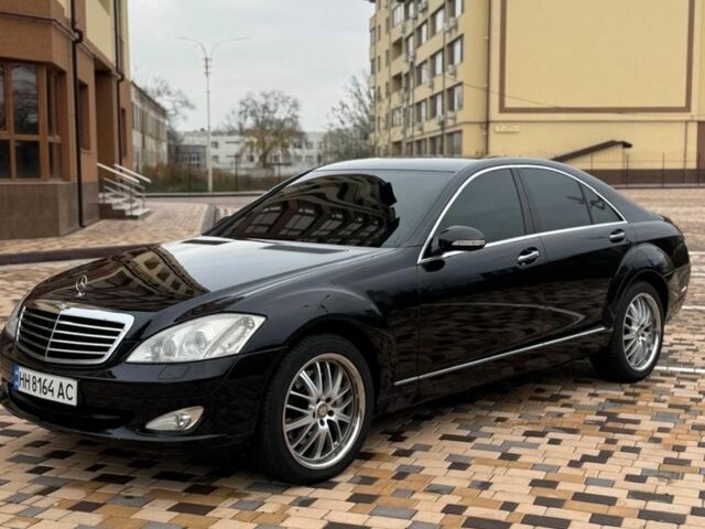 Черный Мерседес С Класс, объемом двигателя 3 л и пробегом 220 тыс. км за 13600 $, фото 1 на Automoto.ua