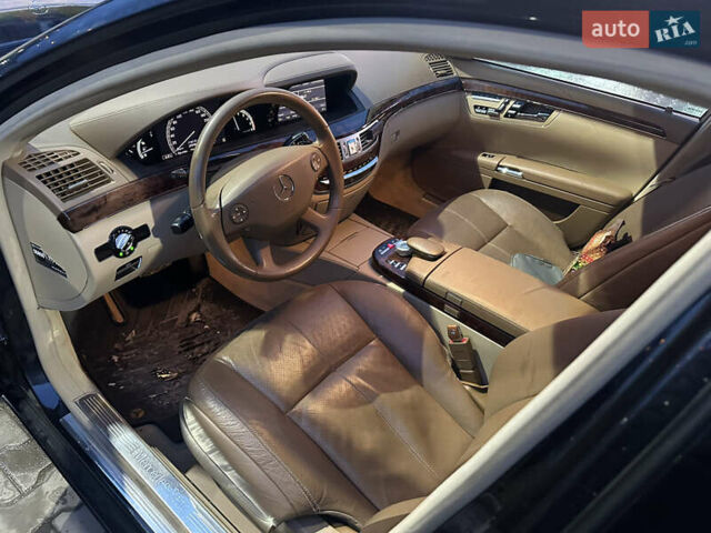 Черный Мерседес С Класс, объемом двигателя 3 л и пробегом 296 тыс. км за 12500 $, фото 11 на Automoto.ua