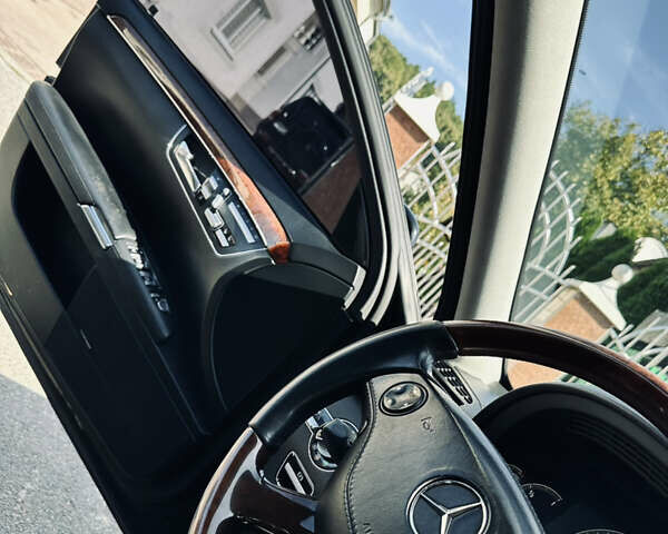 Черный Мерседес С Класс, объемом двигателя 5.5 л и пробегом 210 тыс. км за 12900 $, фото 103 на Automoto.ua