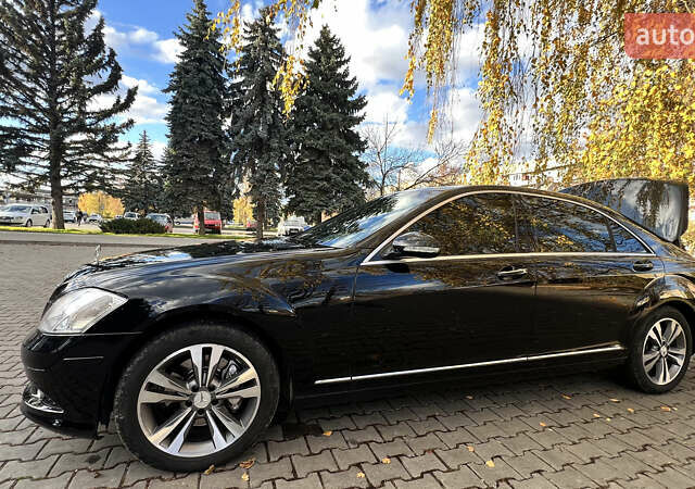 Мерседес С Клас 2008 у Чернівцях на Automoto.ua Чорний Мерседес С Клас, об'ємом двигуна 3.5 л та пробігом 273 тис. км за 11800 $, фото 5 на Automoto.ua