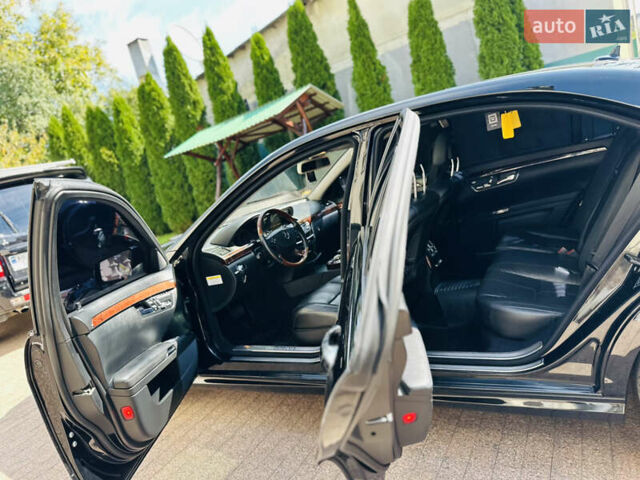 Черный Мерседес С Класс, объемом двигателя 5.5 л и пробегом 210 тыс. км за 12900 $, фото 91 на Automoto.ua