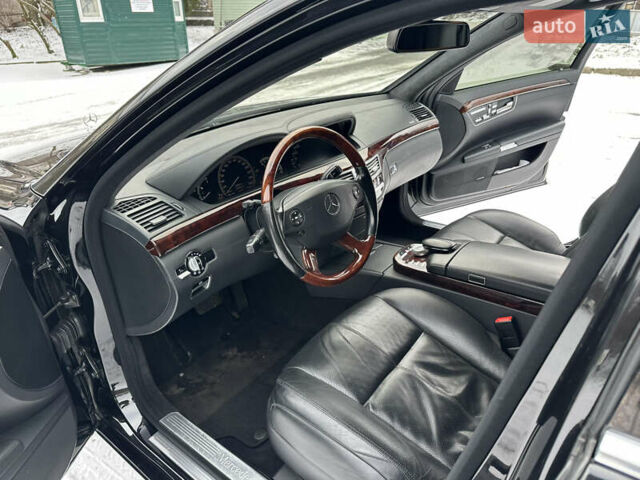 Чорний Мерседес С Клас, об'ємом двигуна 5.46 л та пробігом 129 тис. км за 17000 $, фото 12 на Automoto.ua