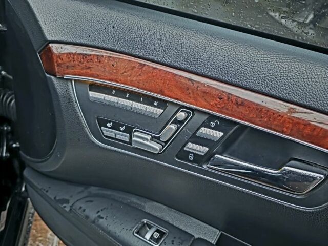 Черный Мерседес С Класс, объемом двигателя 5.5 л и пробегом 330 тыс. км за 10000 $, фото 6 на Automoto.ua