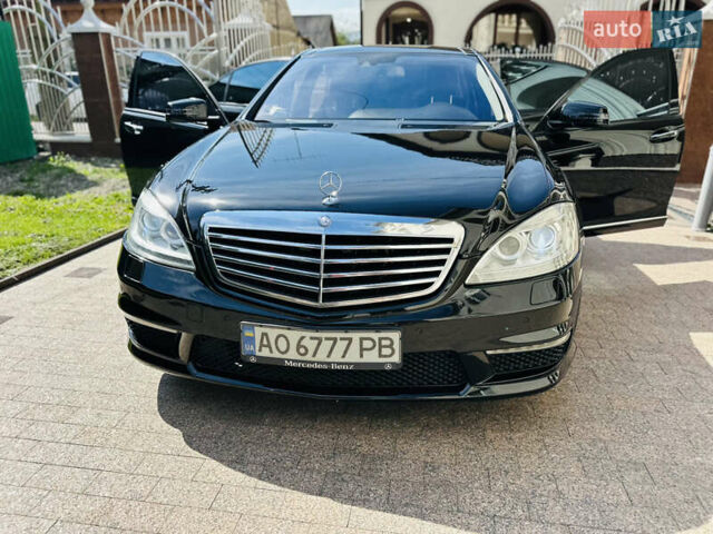 Черный Мерседес С Класс, объемом двигателя 5.5 л и пробегом 210 тыс. км за 12900 $, фото 89 на Automoto.ua