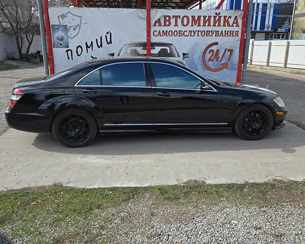 Чорний Мерседес С Клас, об'ємом двигуна 5.5 л та пробігом 260 тис. км за 12999 $, фото 3 на Automoto.ua