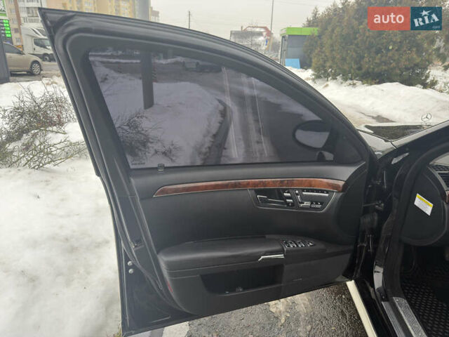 Чорний Мерседес С Клас, об'ємом двигуна 5.46 л та пробігом 246 тис. км за 14300 $, фото 7 на Automoto.ua