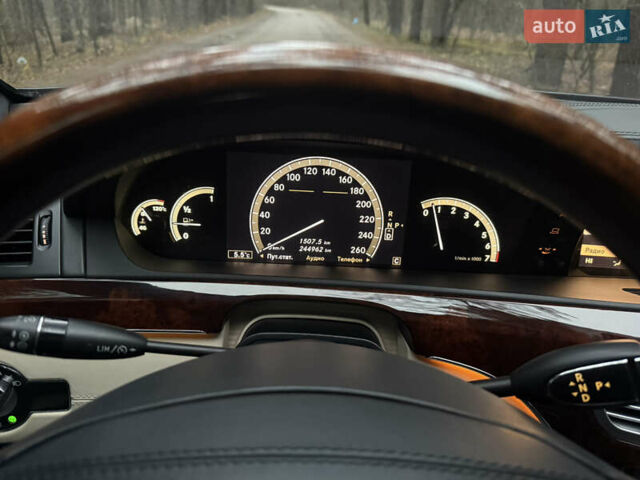 Чорний Мерседес С Клас, об'ємом двигуна 5.5 л та пробігом 243 тис. км за 12999 $, фото 40 на Automoto.ua