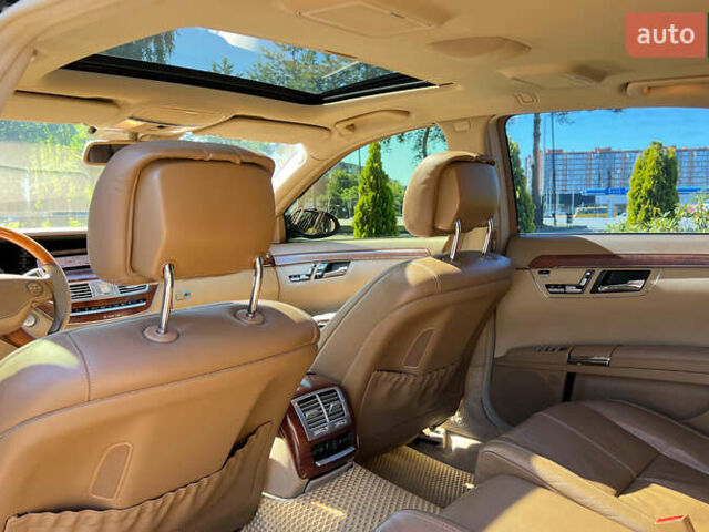 Черный Мерседес С Класс, объемом двигателя 3.5 л и пробегом 315 тыс. км за 10600 $, фото 12 на Automoto.ua