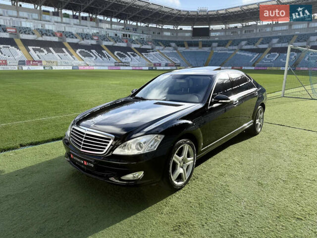 Черный Мерседес С Класс, объемом двигателя 5.5 л и пробегом 288 тыс. км за 10500 $, фото 3 на Automoto.ua