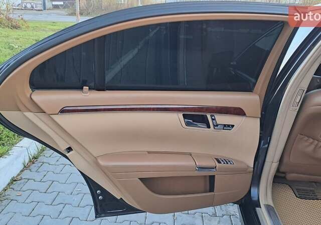 Чорний Мерседес С Клас, об'ємом двигуна 5.46 л та пробігом 357 тис. км за 9999 $, фото 9 на Automoto.ua