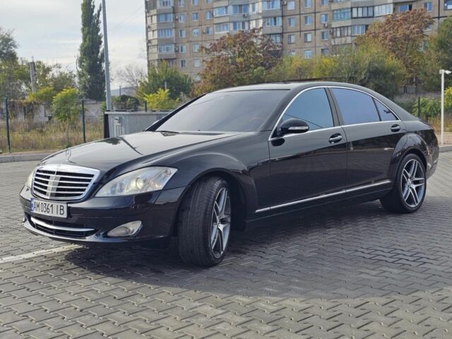 Мерседес С Класс 2008 в Кривом Роге на Automoto.ua Черный Мерседес С Класс, объемом двигателя 5.5 л и пробегом 188 тыс. км за 10550 $, фото 1 на Automoto.ua