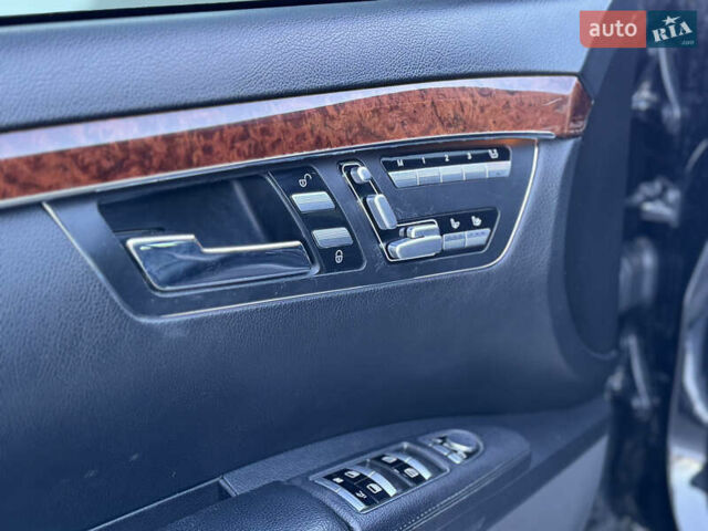 Чорний Мерседес С Клас, об'ємом двигуна 2.99 л та пробігом 318 тис. км за 13400 $, фото 9 на Automoto.ua