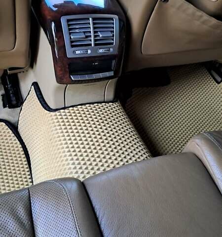 Чорний Мерседес С Клас, об'ємом двигуна 5.46 л та пробігом 357 тис. км за 9999 $, фото 12 на Automoto.ua