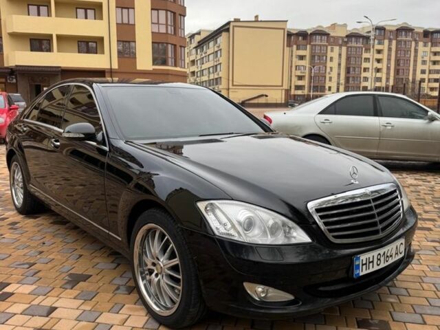 Черный Мерседес С Класс, объемом двигателя 3 л и пробегом 220 тыс. км за 13600 $, фото 4 на Automoto.ua