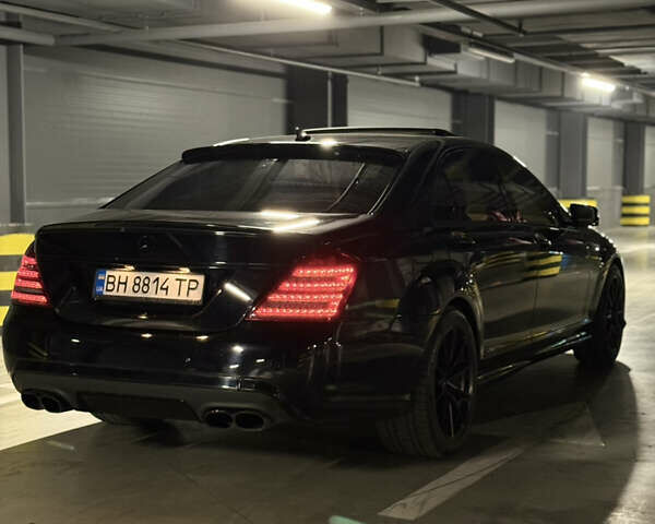 Черный Мерседес С Класс, объемом двигателя 5.5 л и пробегом 290 тыс. км за 12999 $, фото 3 на Automoto.ua