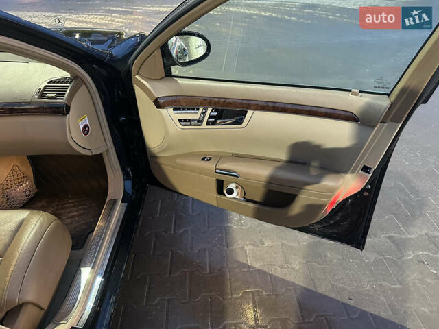 Черный Мерседес С Класс, объемом двигателя 3 л и пробегом 296 тыс. км за 12500 $, фото 18 на Automoto.ua