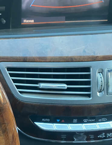 Черный Мерседес С Класс, объемом двигателя 5.5 л и пробегом 412 тыс. км за 12500 $, фото 5 на Automoto.ua