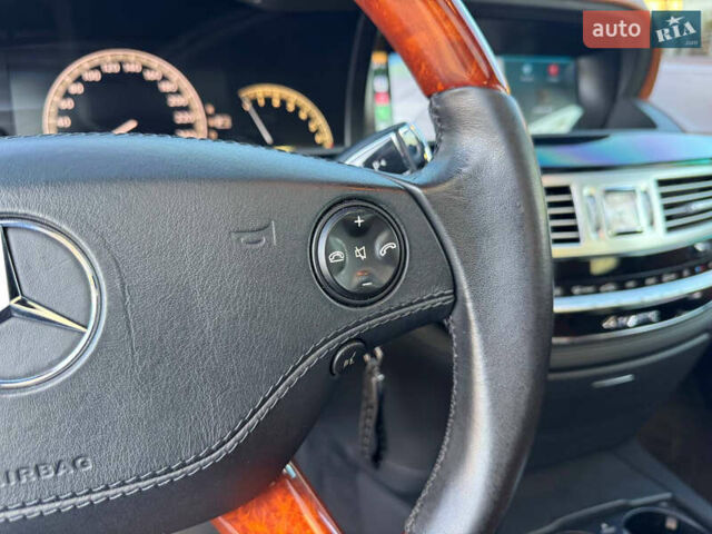 Черный Мерседес С Класс, объемом двигателя 4.66 л и пробегом 302 тыс. км за 9900 $, фото 26 на Automoto.ua
